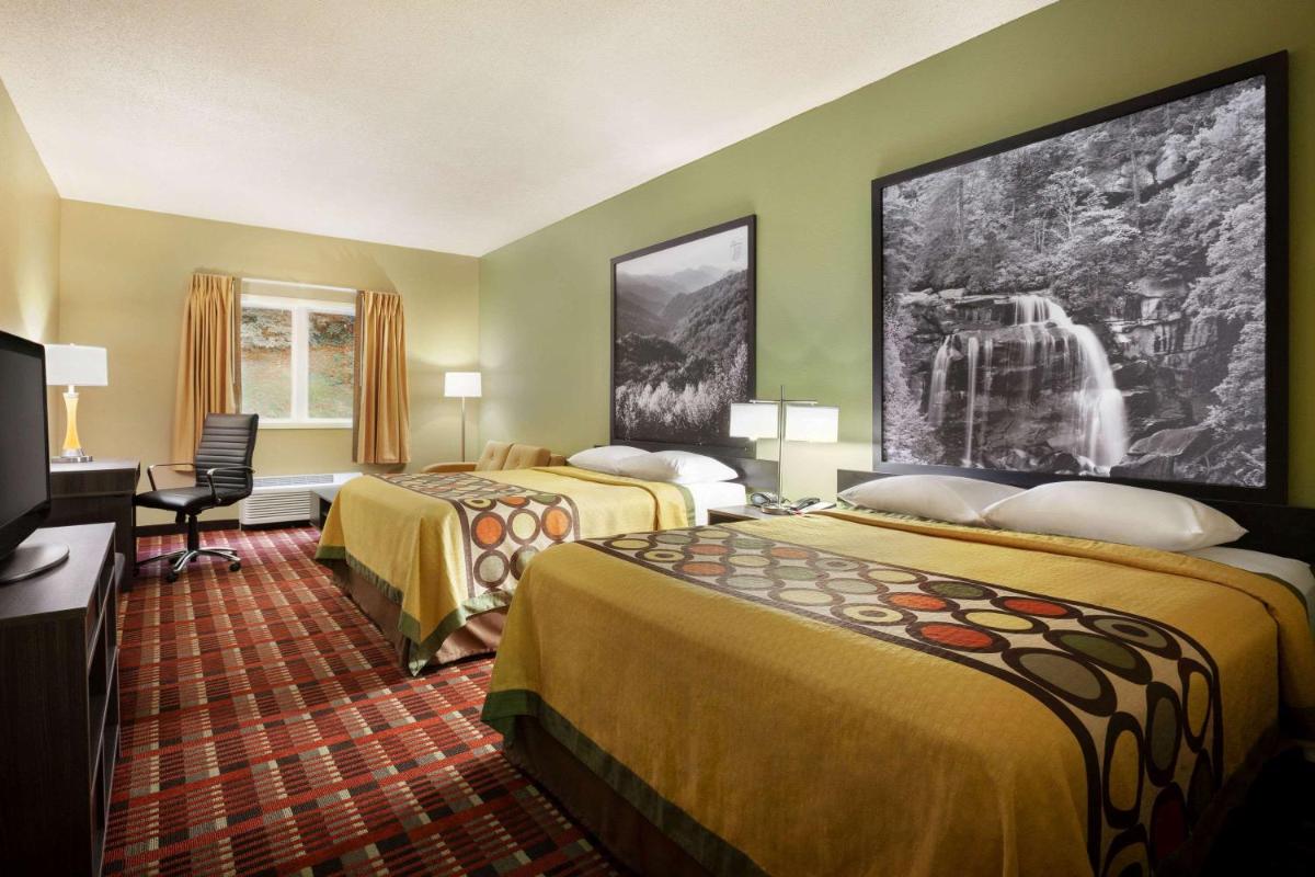 Super 8 by Wyndham Cherokee - Housity
