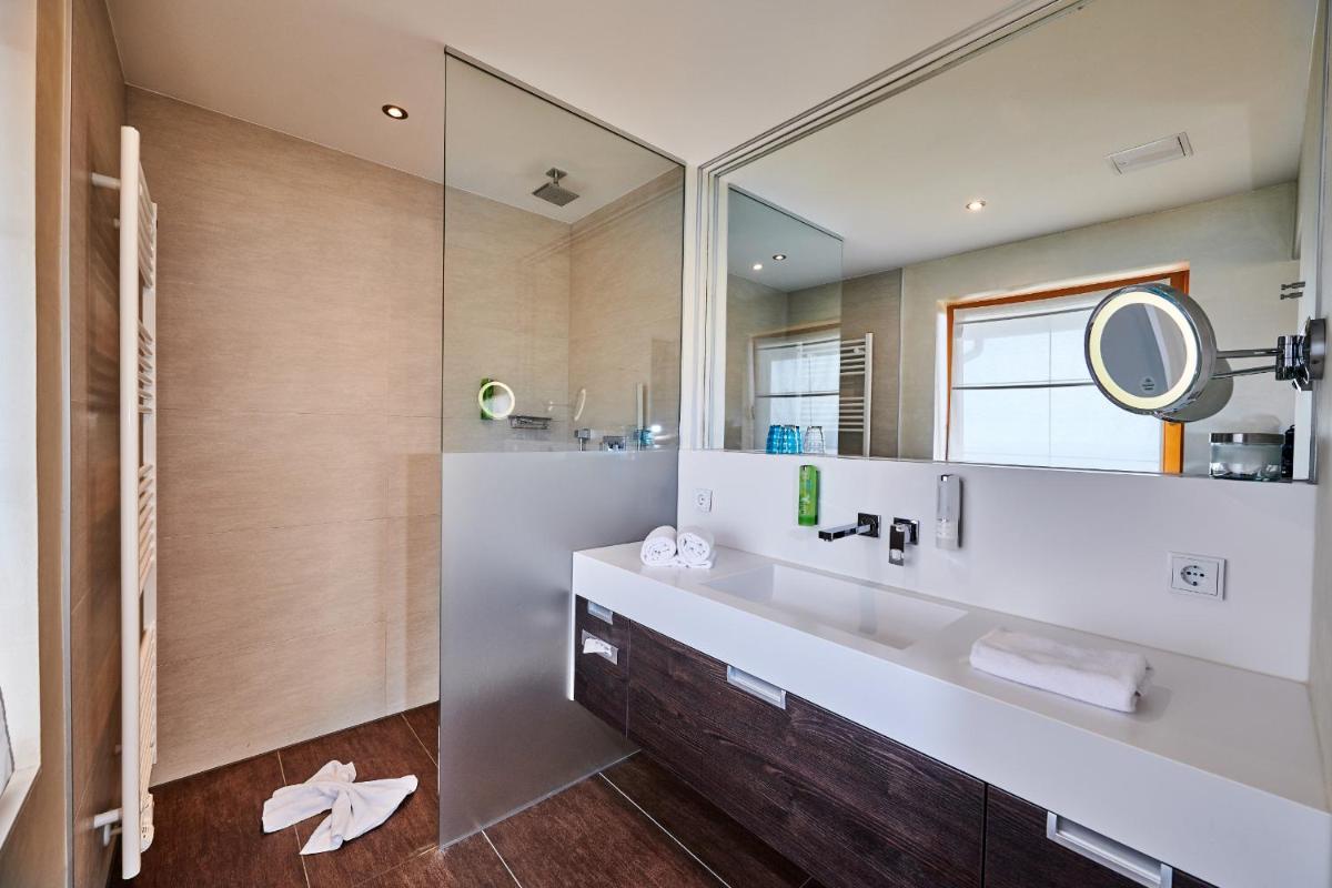 Ein Badezimmer in der Unterkunft Der Birkenhof Spa & Genuss Resort