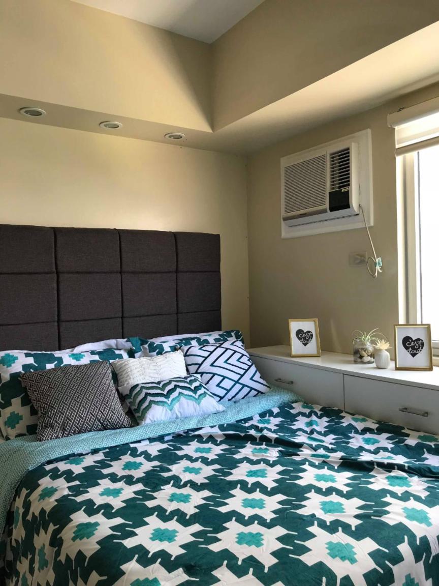 Avida Fully Furnished Modern Contemporary Studio - Housity