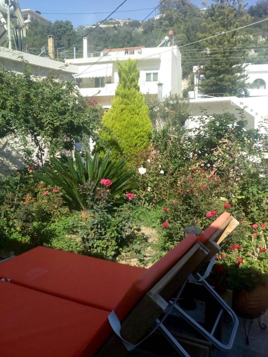 Artemisia Traditional Home - Housity