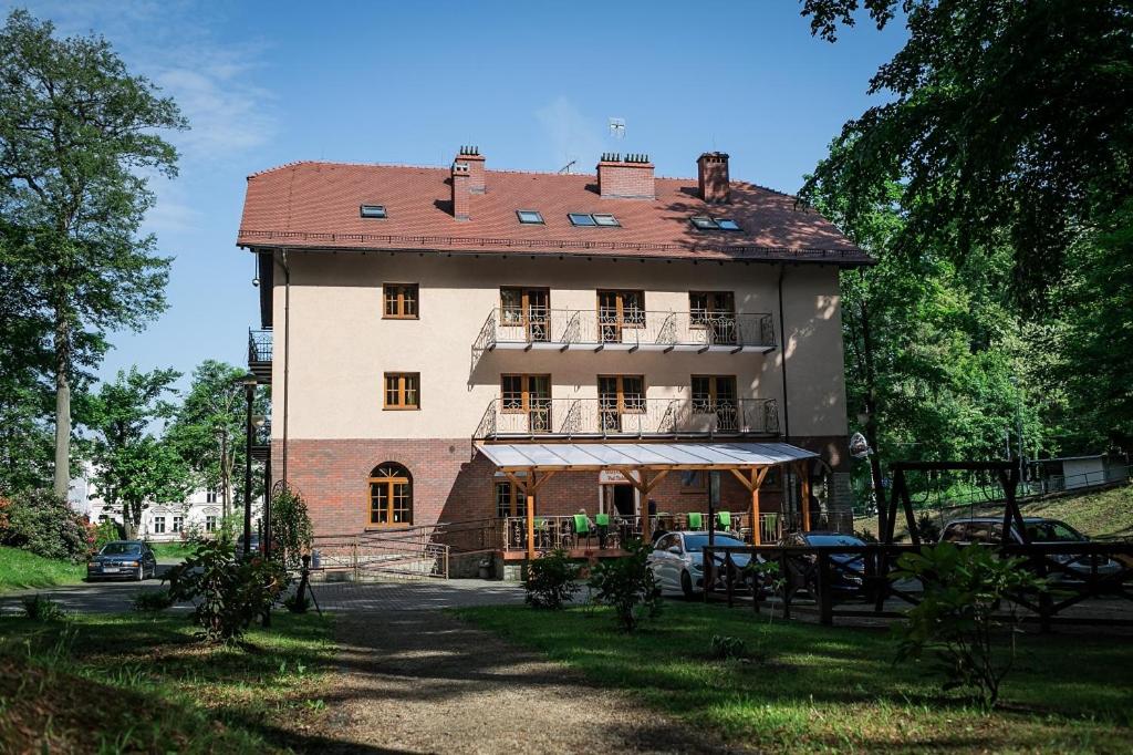 Gościniec pod Bukiem - Housity