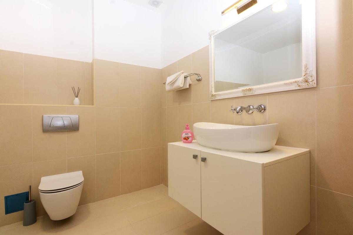 Luxury Room Uzorita B&B - Housity