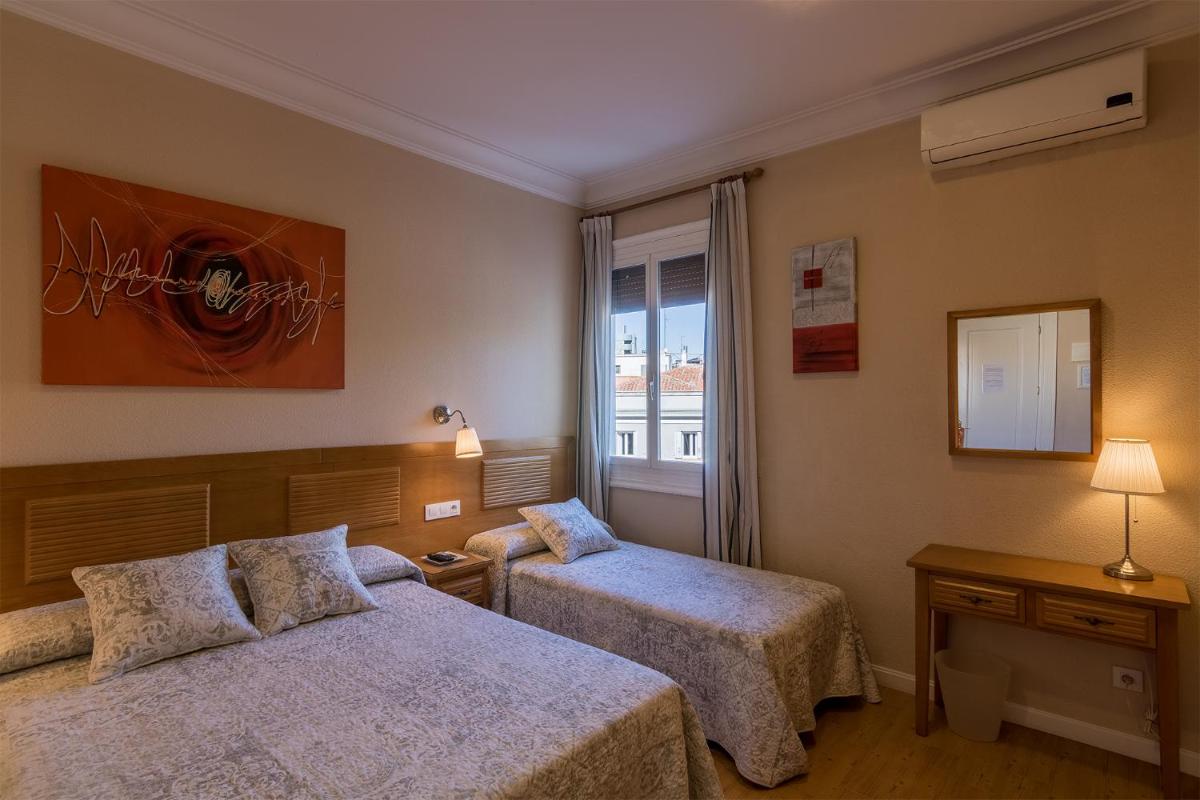Hostal Santillan - Housity