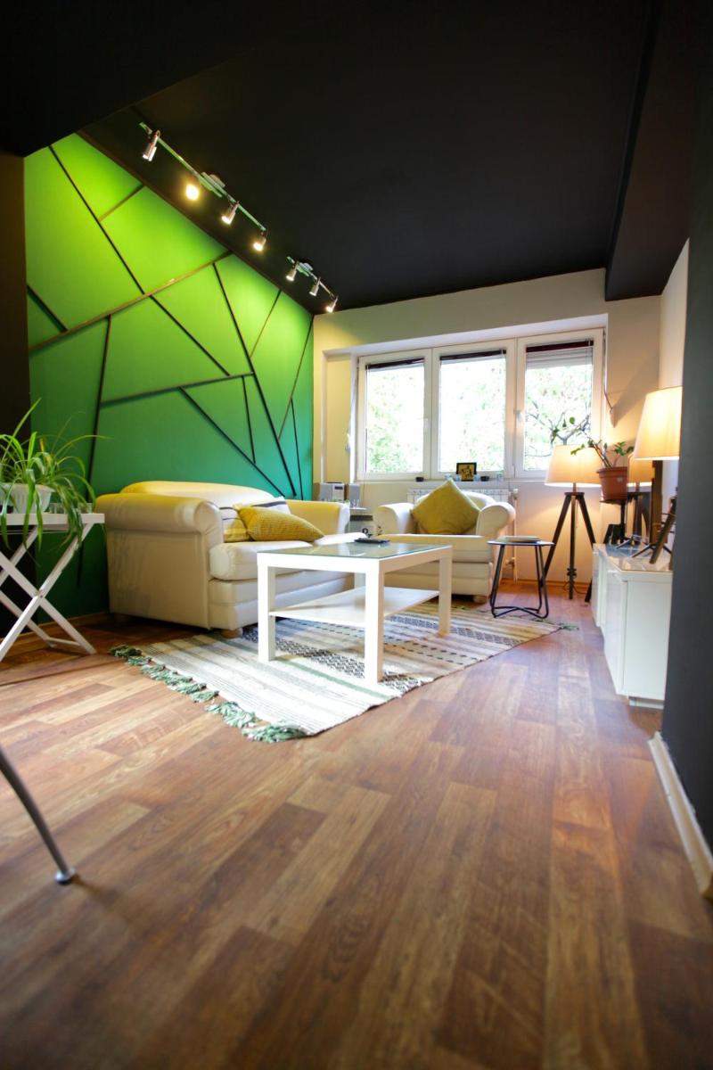 Suitetrails - GREEN APARTMENT in Bohemian Debar Maalo