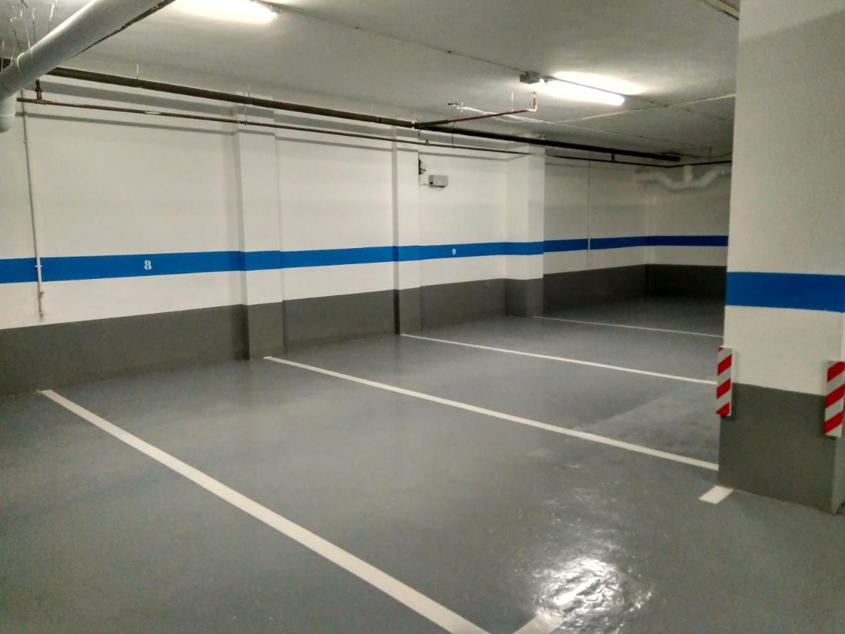 Instalaciones para jugar a tenis o squash en Hotel Eth Solan & SPA o alrededores