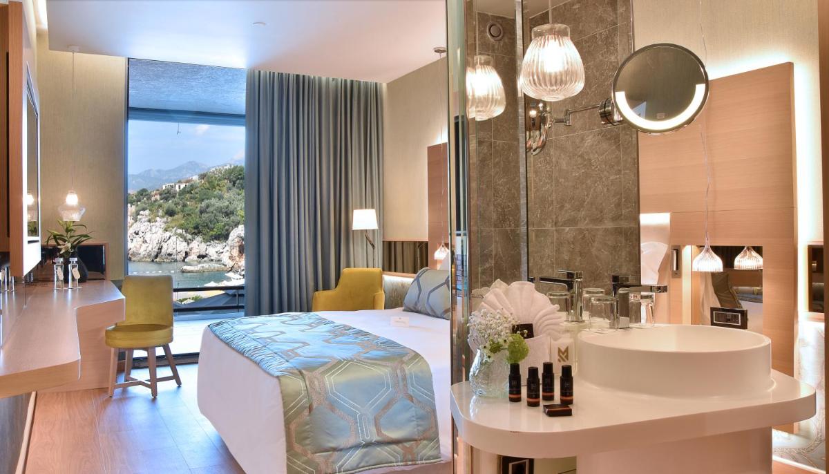 Maestral Resort & Casino - Housity