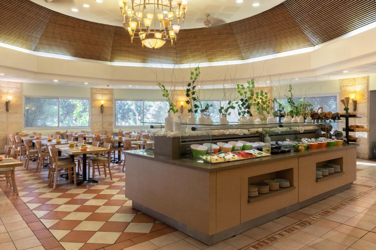 Ein Gedi Kibbutz Hotel - Housity