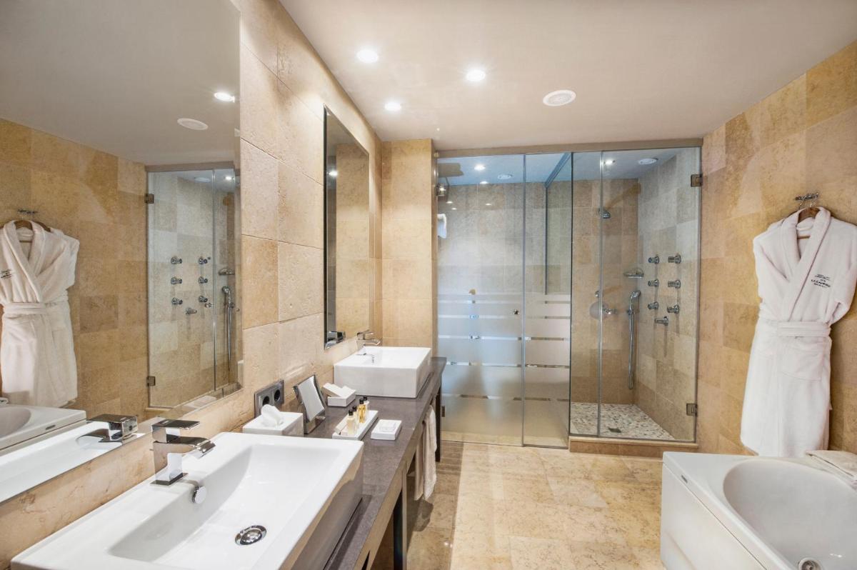 Un baño de Hotel La Caminera Club de Campo