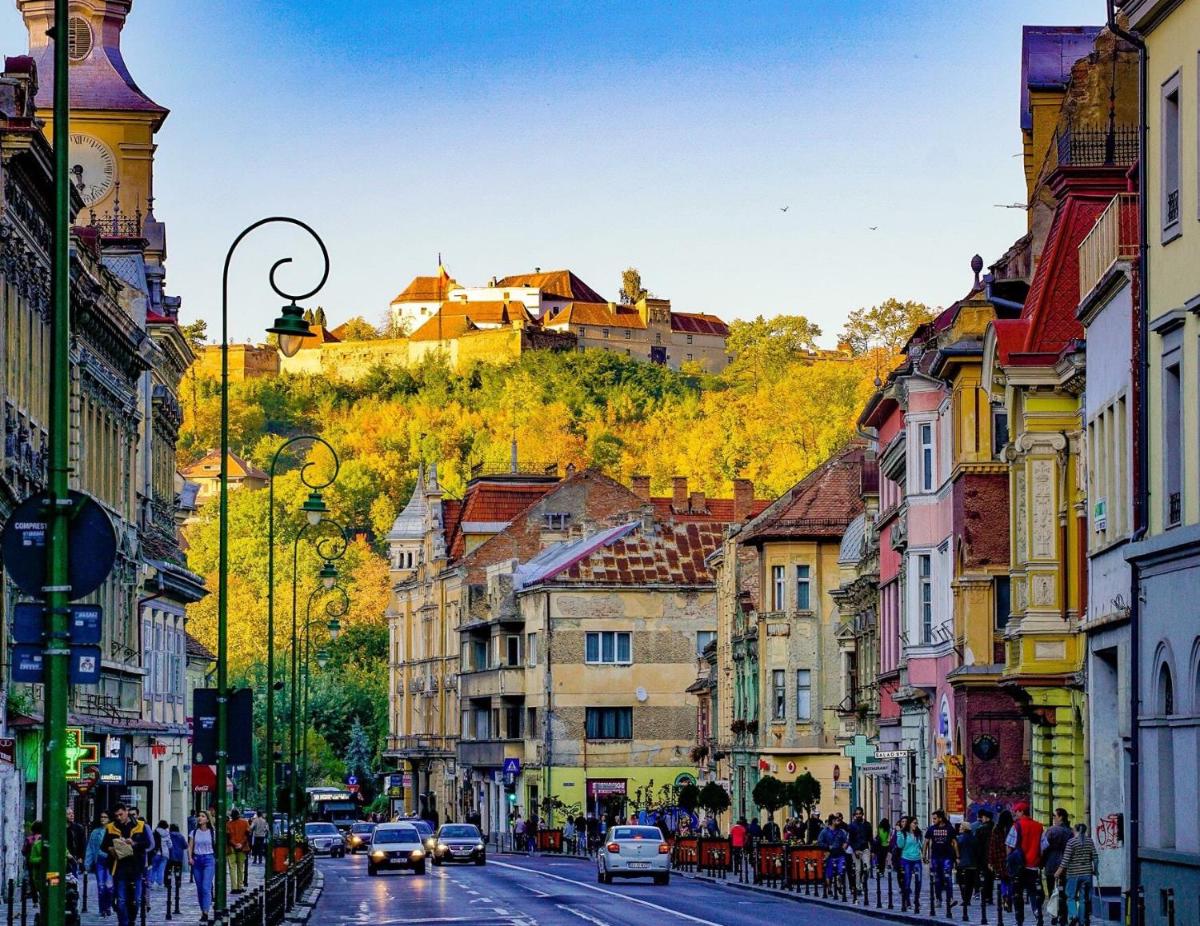 Suitetrails - White Apartment Brasov