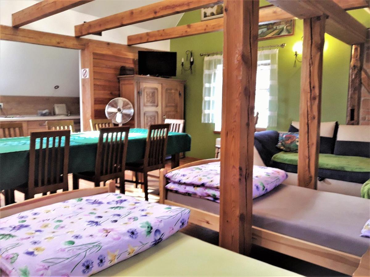 Go?cinna Zagroda Go?ciejowice Noclegi Apartamenty Agroturystyka Niemodlin - Housity