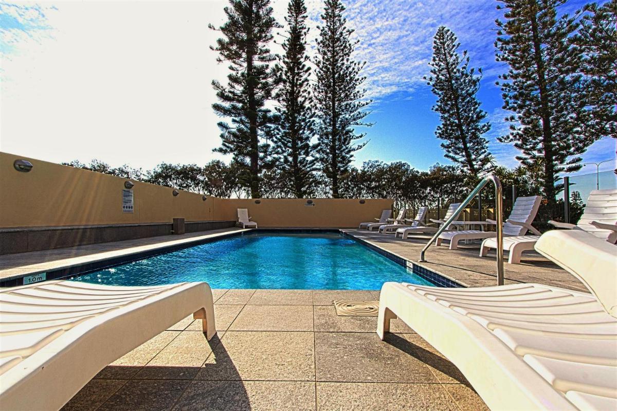 Seacrest Beachfront Apartments Surfers Paradise - Housity
