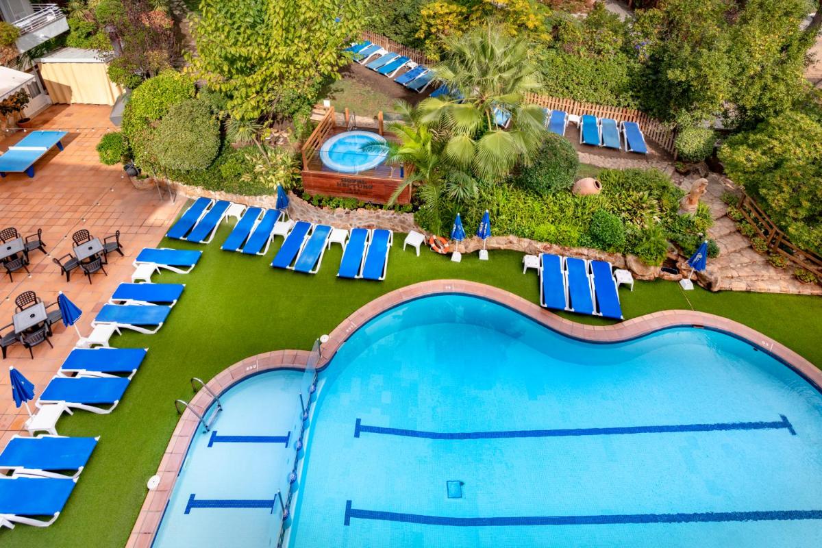 Piscina en o cerca de Hotel GHT Neptuno-Tossa & Venus SPA