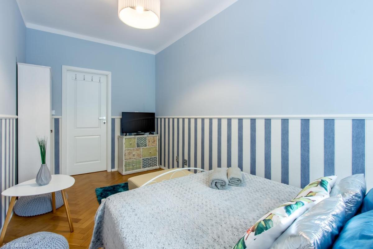 Suitetrails - ClickTheFlat Apartment Chmielna 7