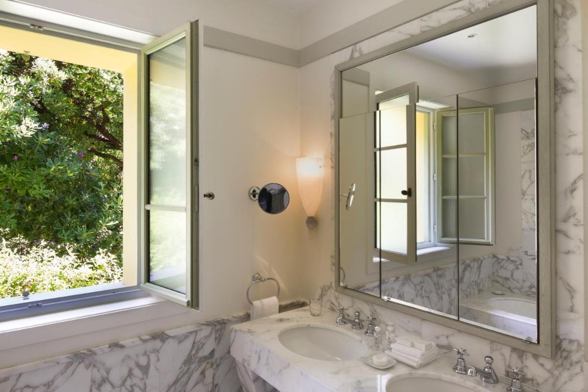 Salle de bains dans l'établissement Hotel Royal-Riviera