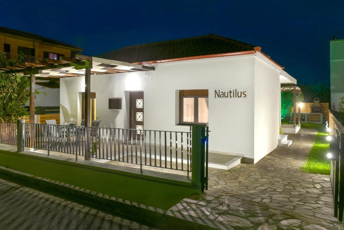 Νautilus luxury apartments - Housity