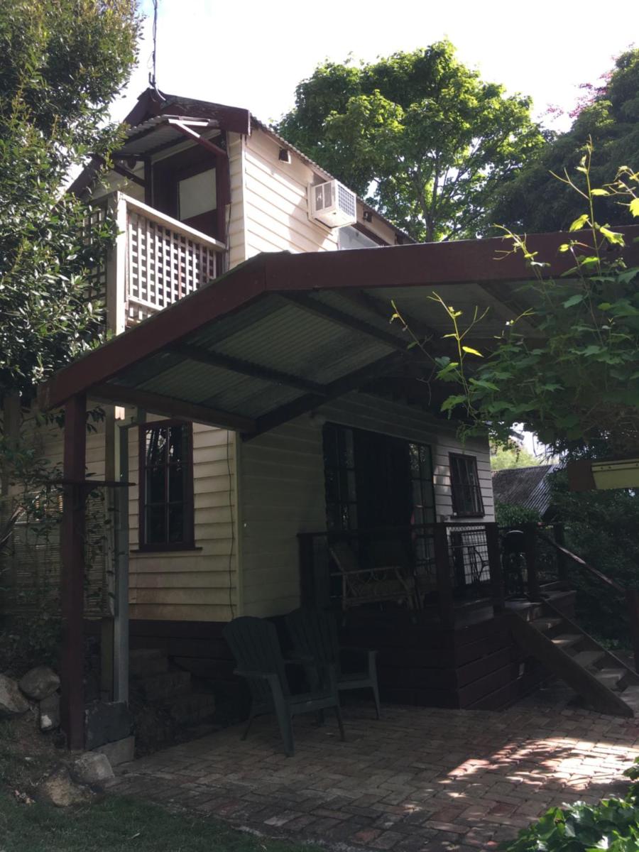 Stone's Throw Cottage Bed and Breakfast - Housity