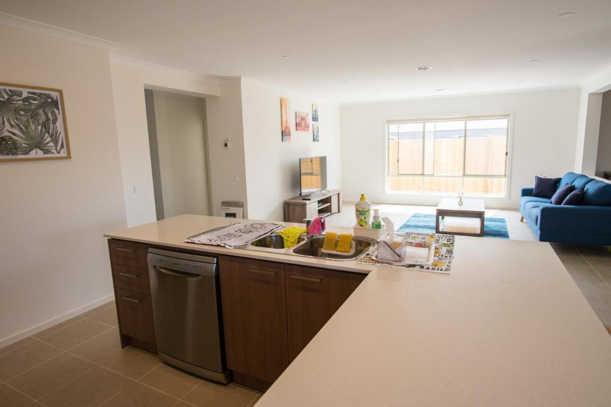 Apple House Point Cook - Housity