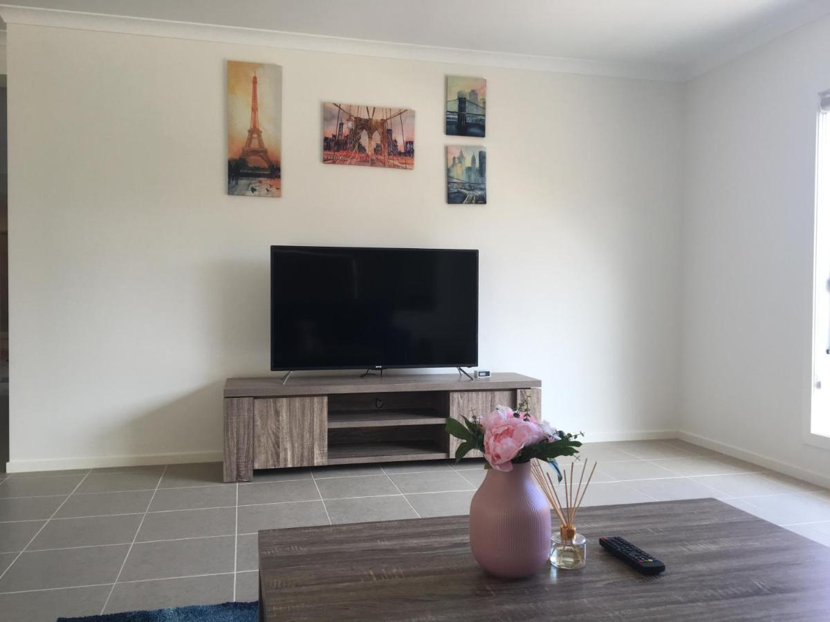 Apple House Point Cook - Housity