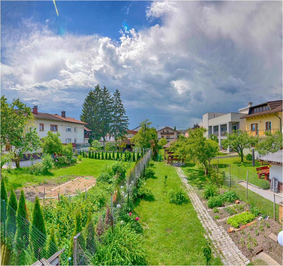 Suitetrails - Newly renovated Studio with Air Conditioner & FREE Parking