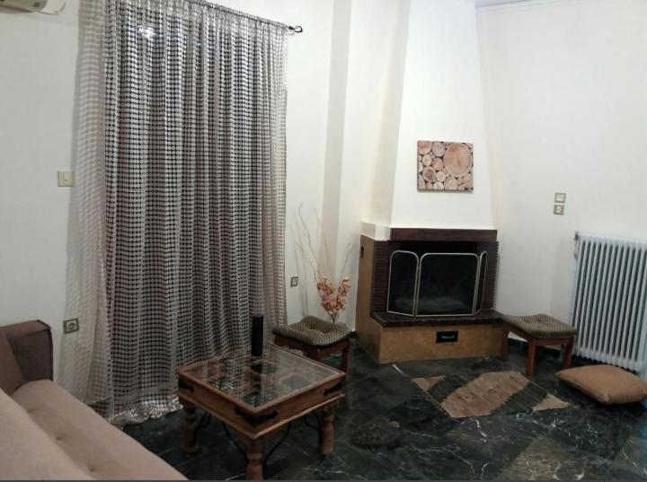 Comfortable 4th fl flat ideal for up to 8 people - Housity