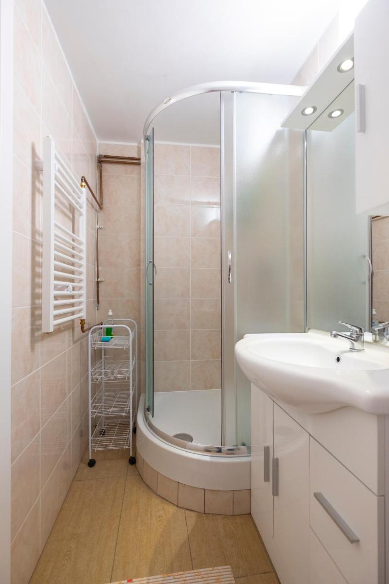 Suitetrails - Newly renovated Studio with Air Conditioner & FREE Parking