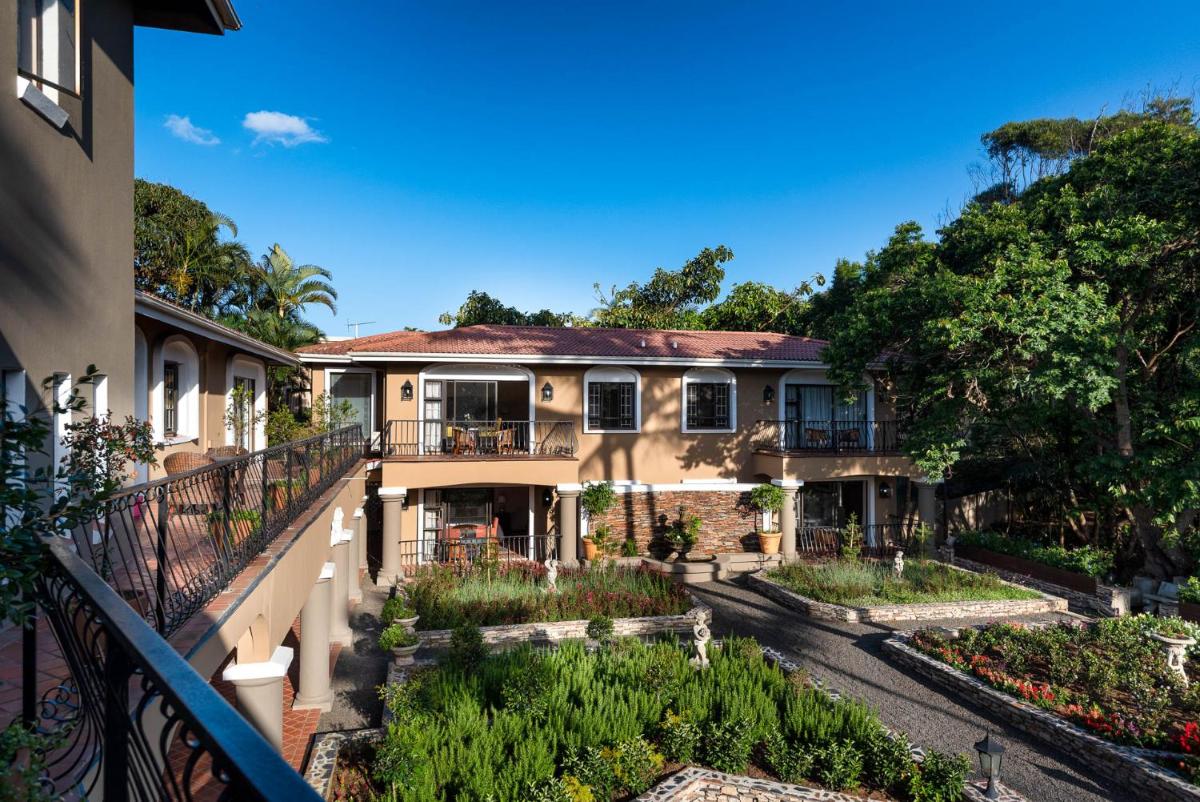 Valley Villa - Housity