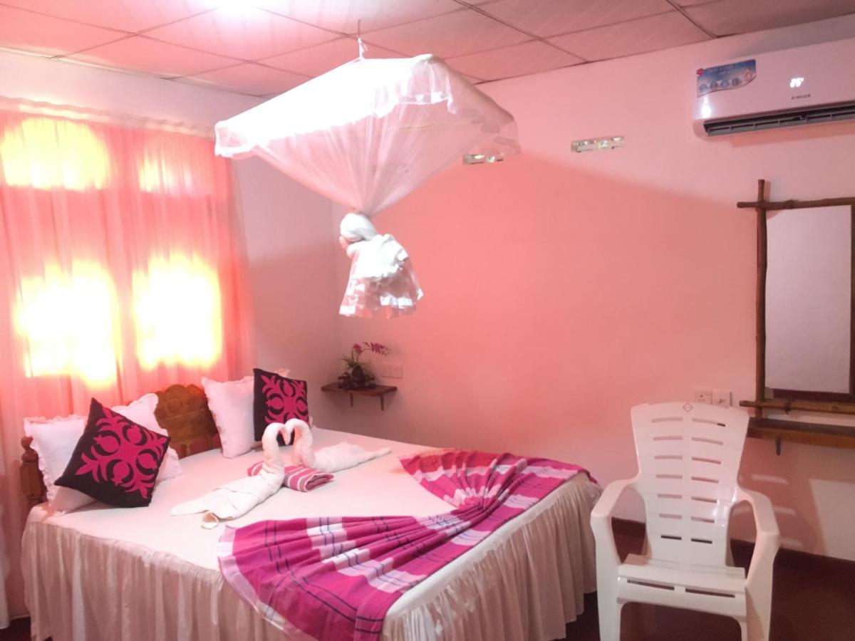 Pearl White House - Housity