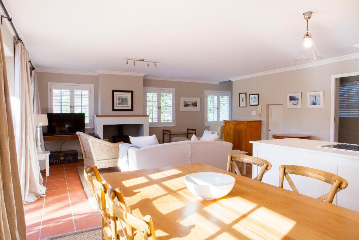 33 Strawberry Lane - Studio and Cottage - Housity