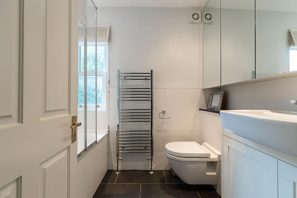 Suitetrails - JOIVY Stunning 3 bed, 2 bath house with garden and rooftop terrace