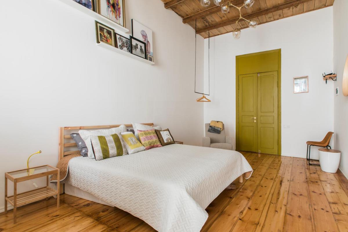 Ali and Nino Apartments, Nino. - Housity