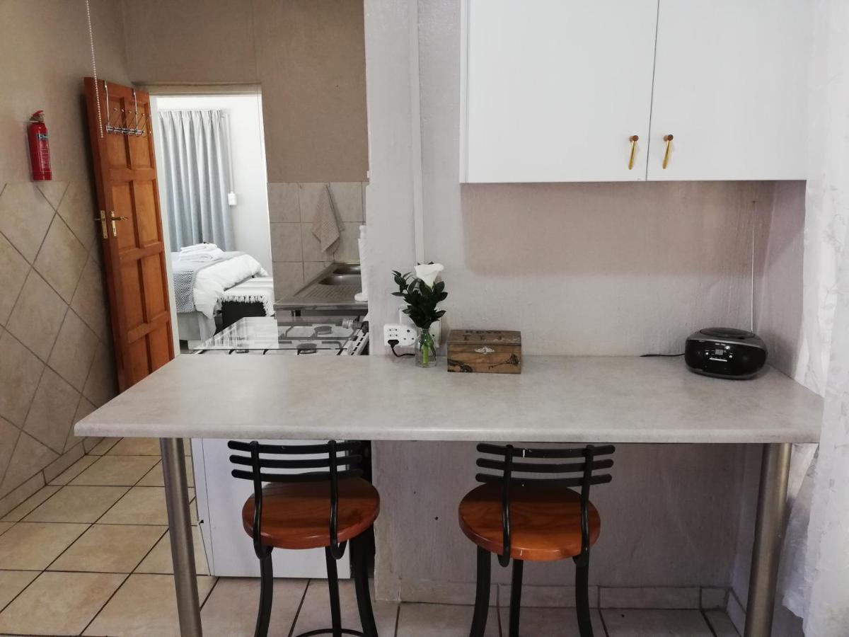 Suitetrails - Garsfontein Bed and Breakfast