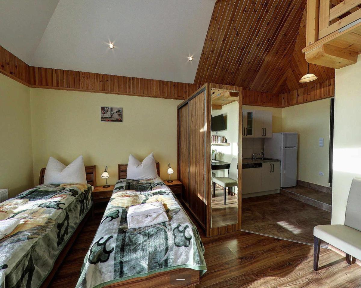 Villa Jura Pokoje Gościnne - Housity