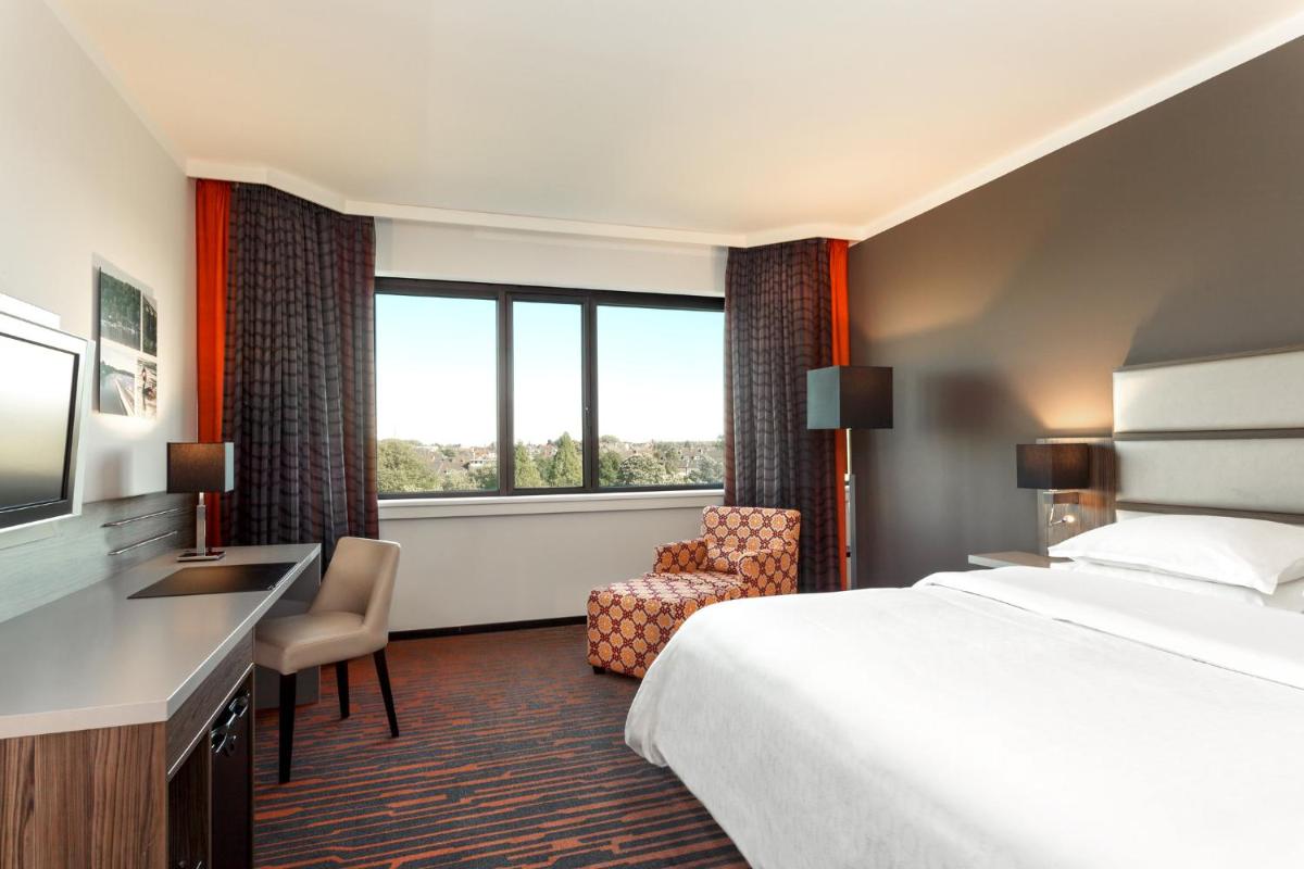Sheraton Essen Hotel - Housity