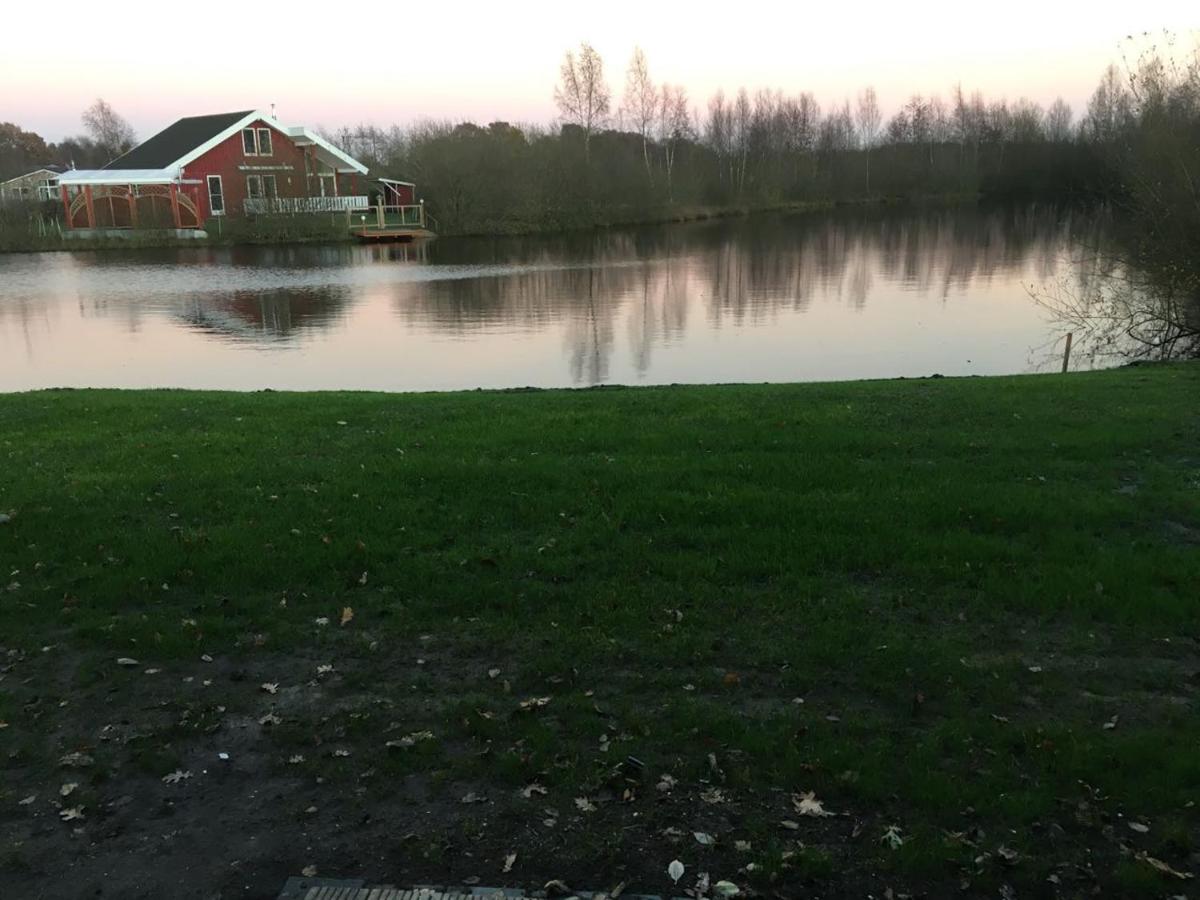 32 Ferienhaus am See - Housity