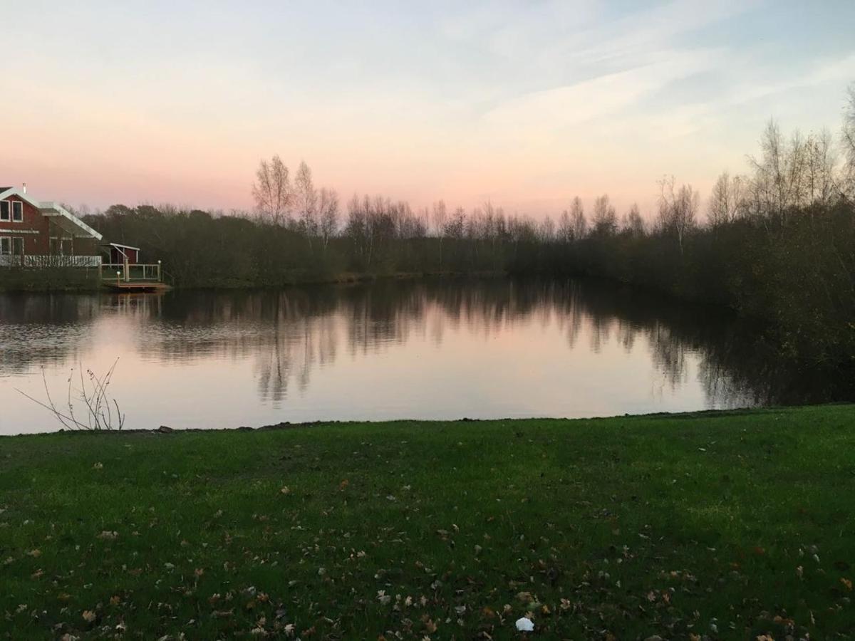 32 Ferienhaus am See - Housity