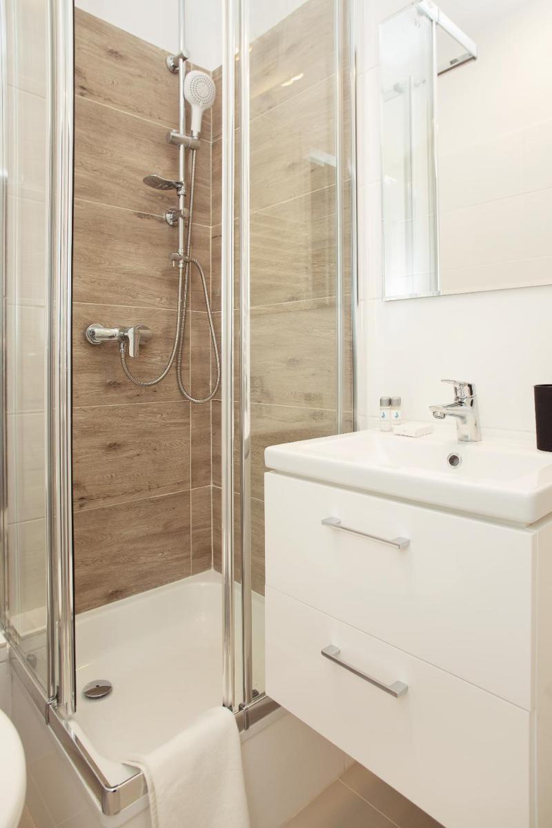 Suitetrails - Apartments Warsaw Solidarności by Renters