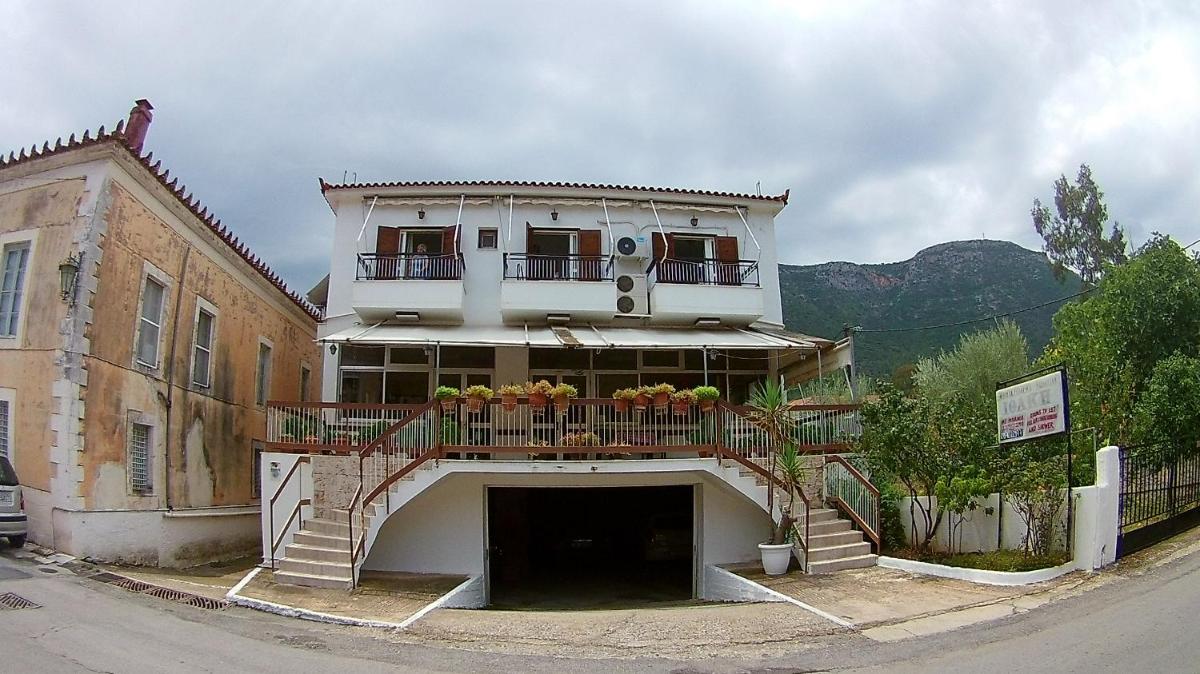 Leonidio Rocks - Housity