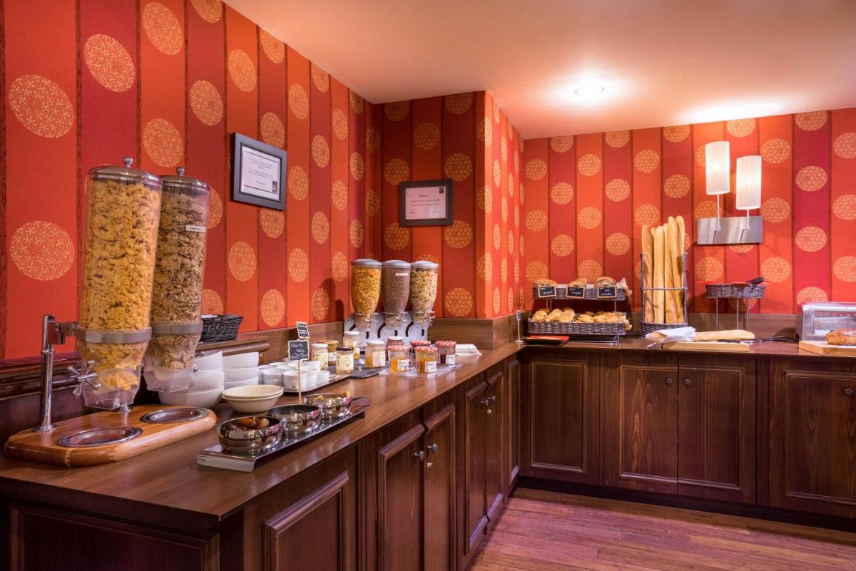 Nourriture dans l'hôtel ou à proximité