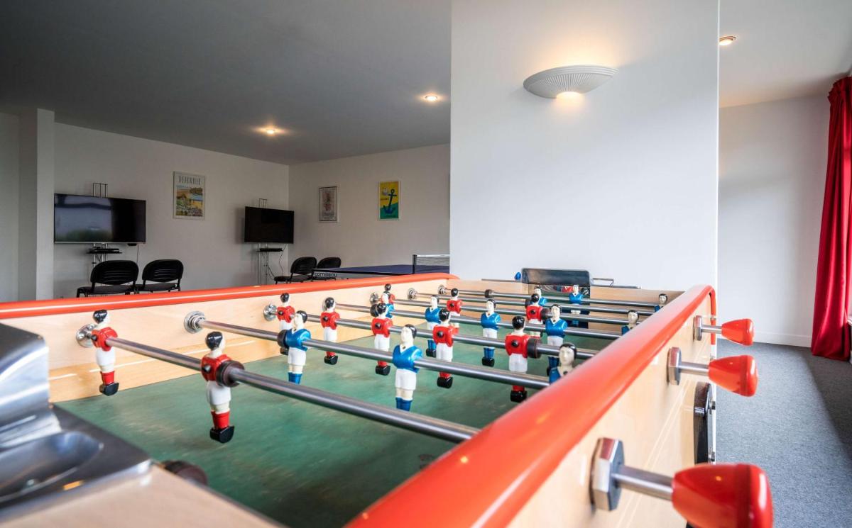 Salle de jeux dans l'établissement Best Western Plus Hostellerie Du Vallon