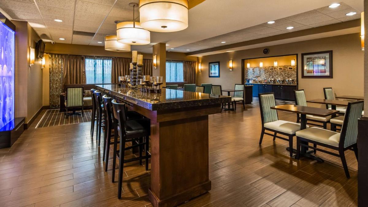 Best Western Plus Wichita West Airport Inn - Housity