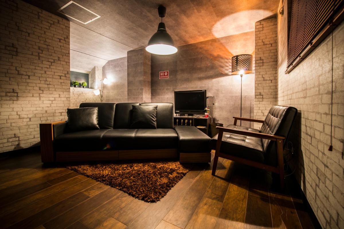 LN01 Secret Base in Sannomiya - Housity