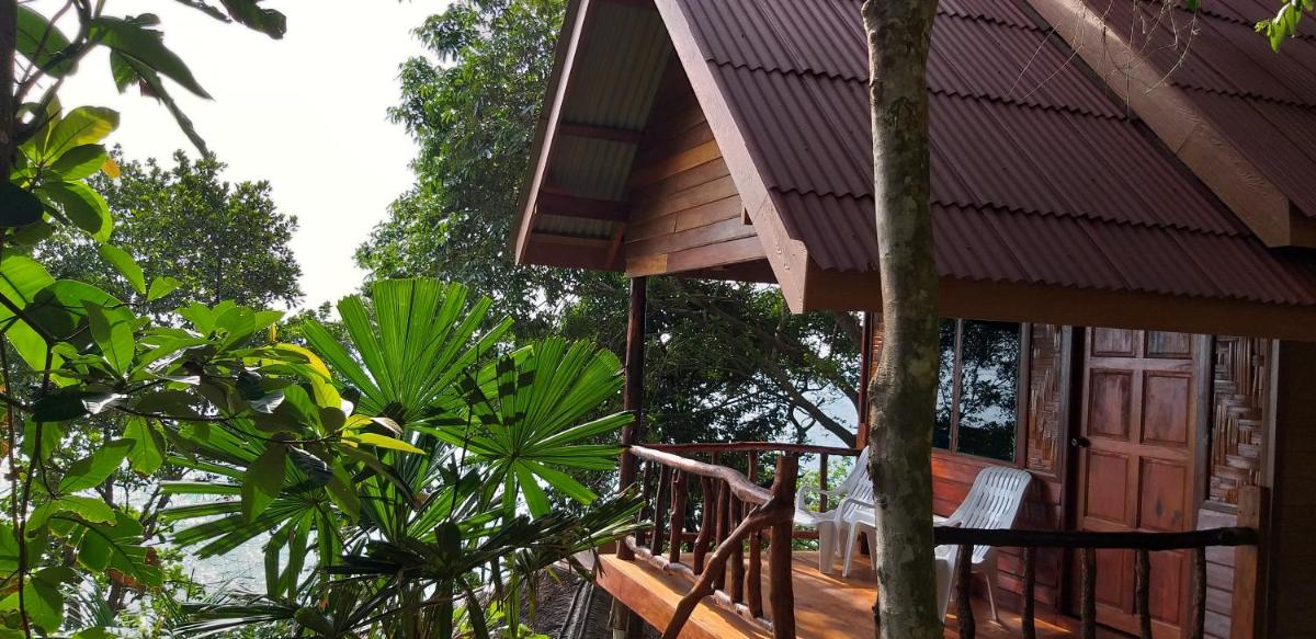 Suitetrails - Jungle Hill Beach Bungalow