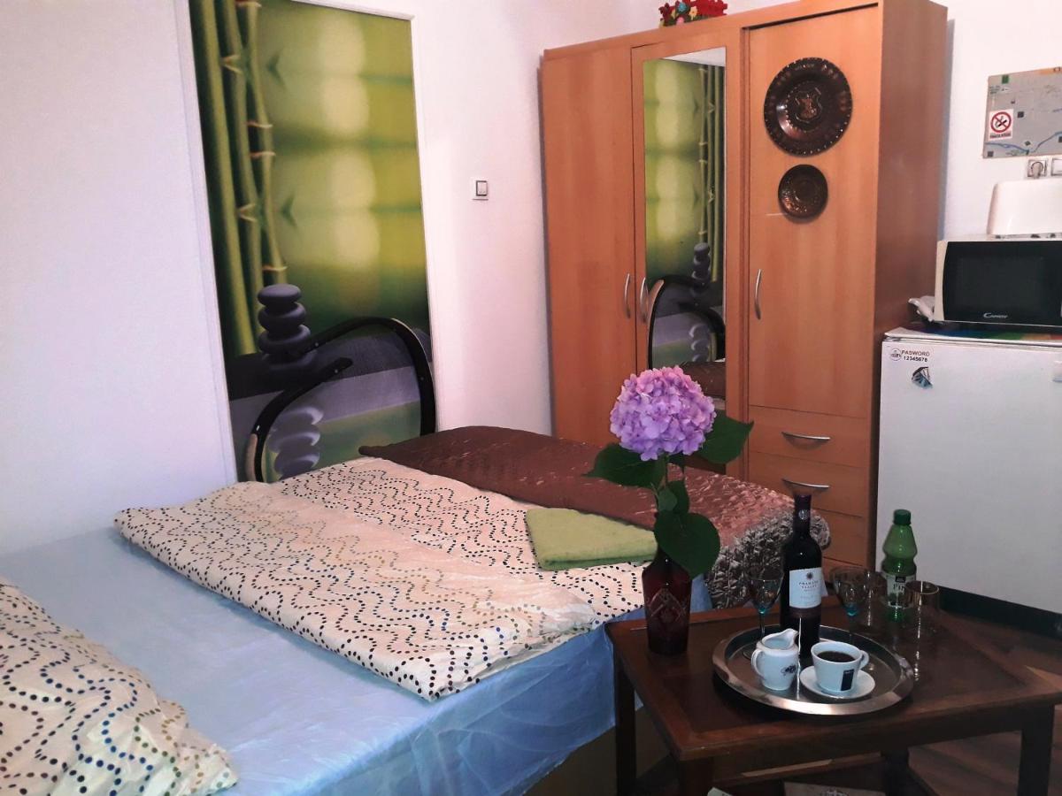 Hostel Pascalis Alesd - Housity
