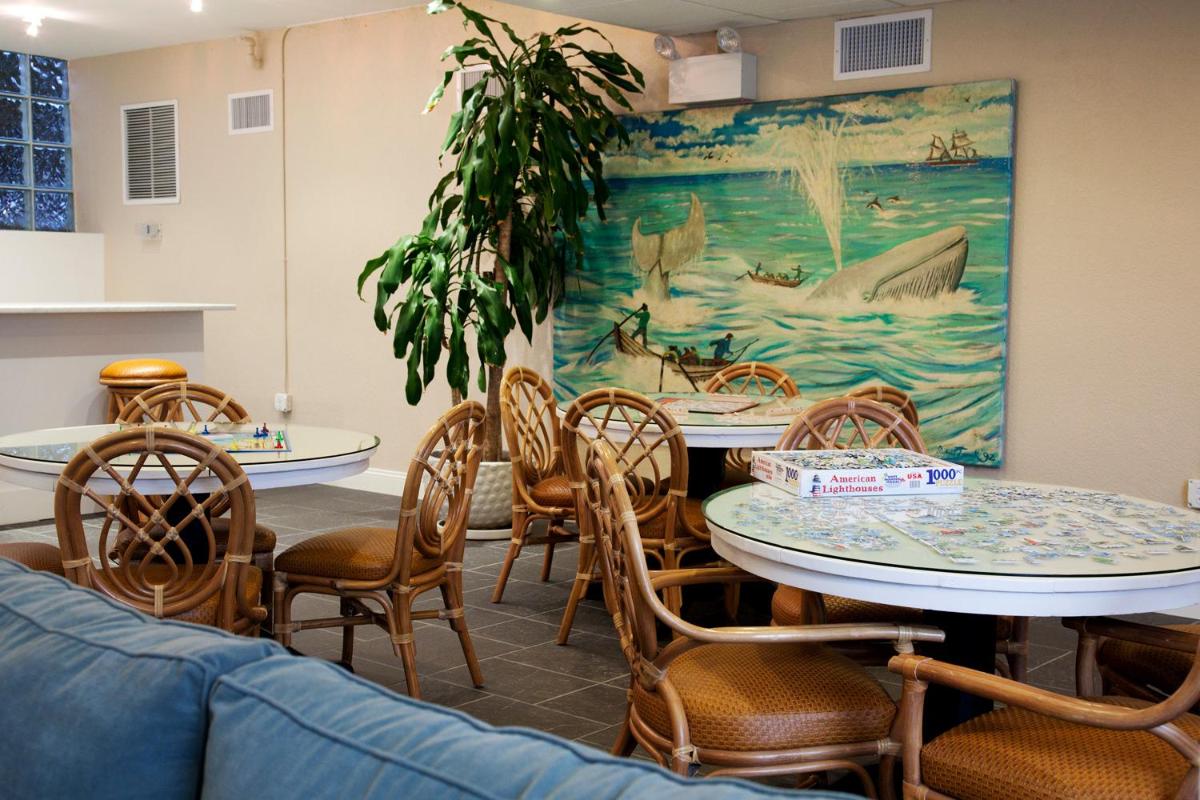Sandpiper Beach Club - Housity