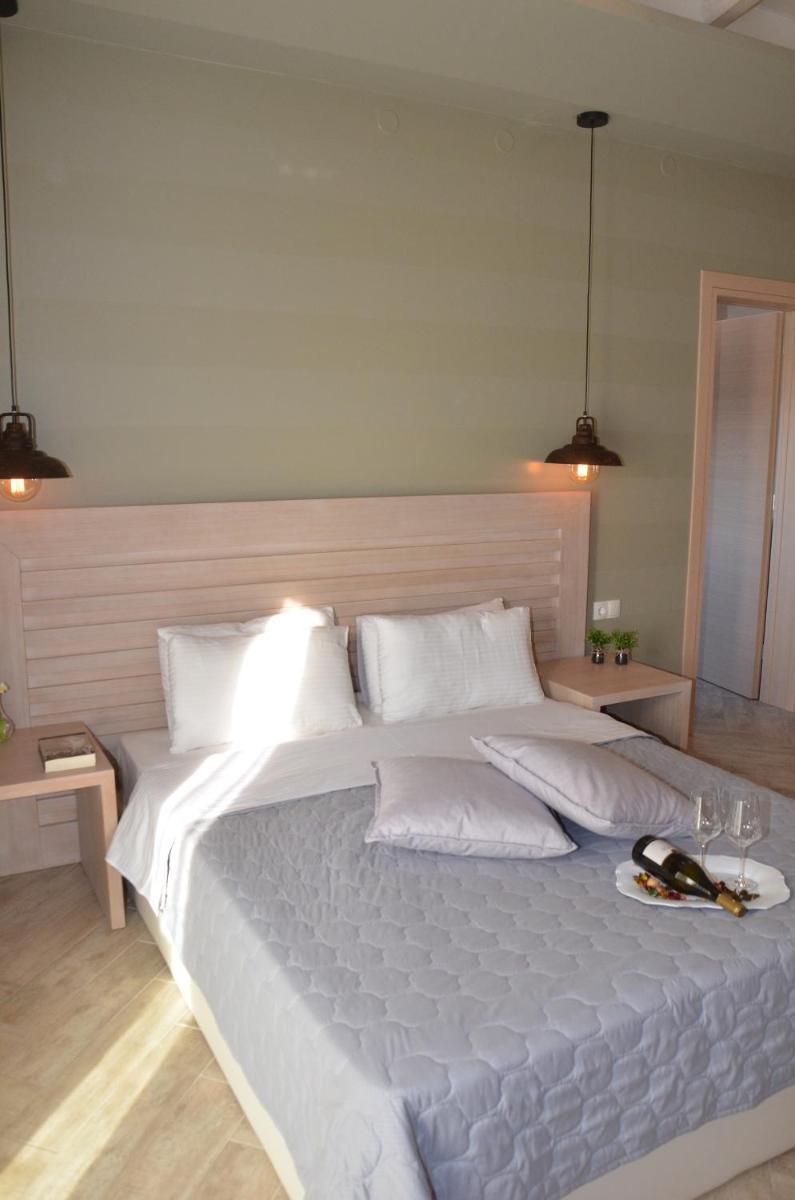 12 DOORS APARTMENTS - Housity