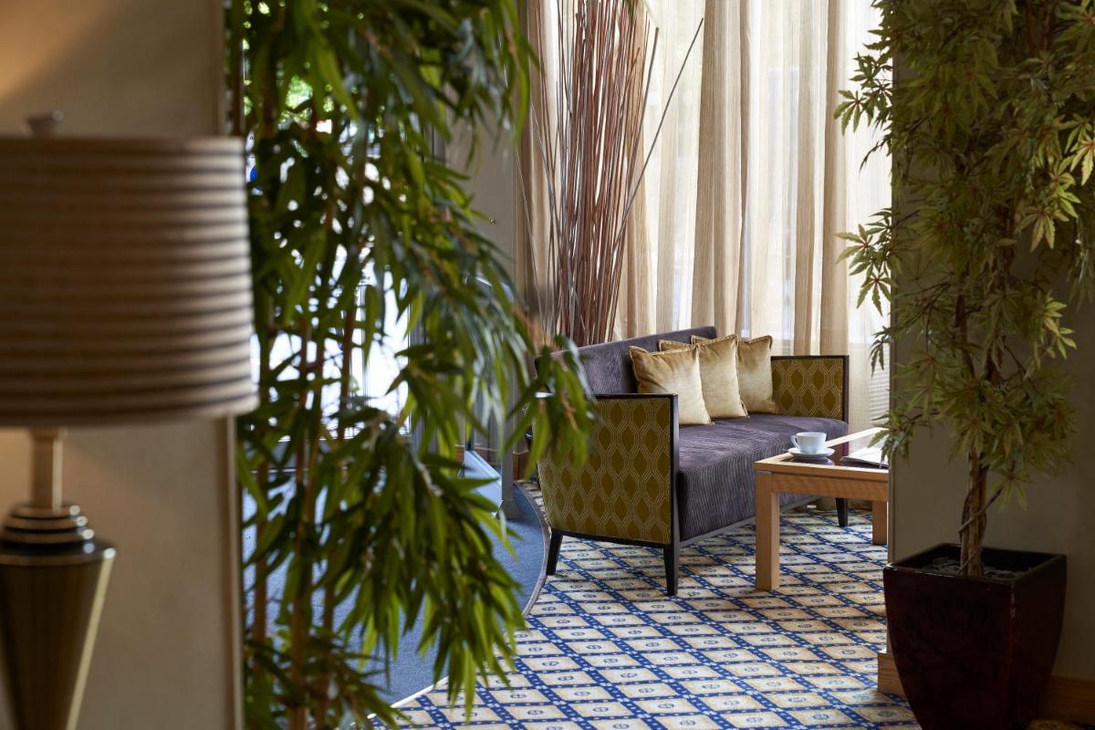 Antoinette Hotel Wimbledon - Housity