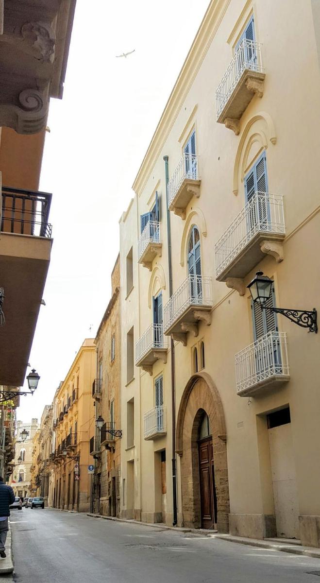 ZIBIBBO SUITES & ROOMS - Aparthotel in Centro Storico a Trapani - Housity