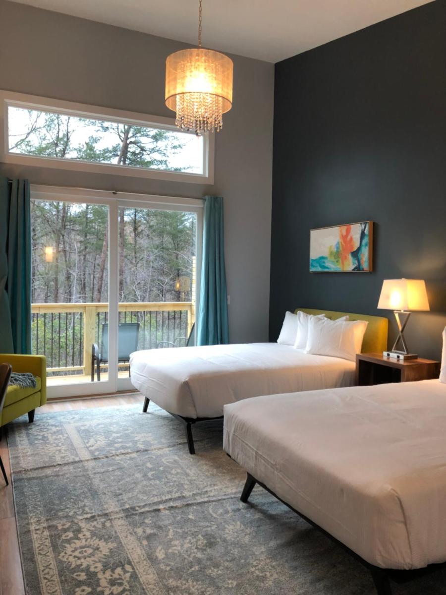 The Limelight Inn - Housity
