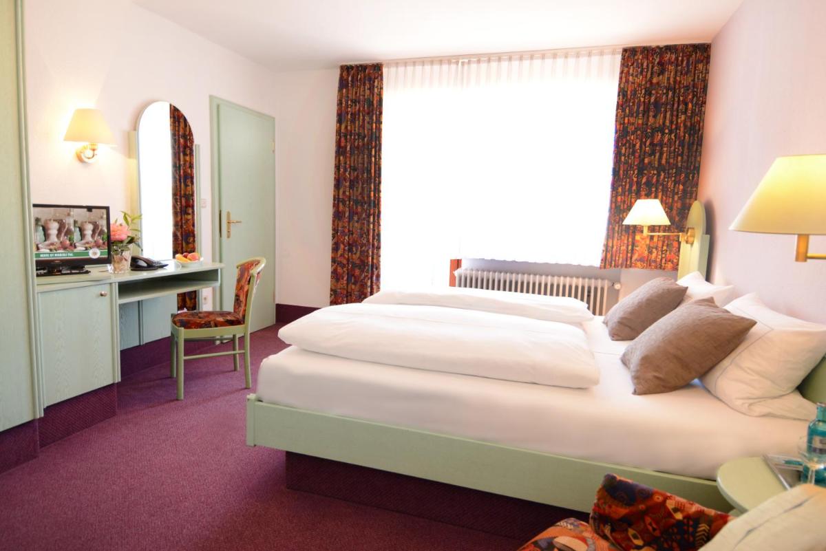 Hotel Weisses Lamm - Housity