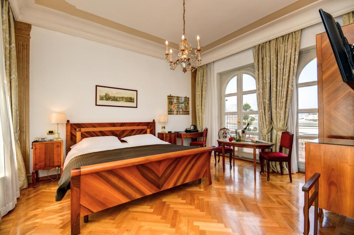 Hotel Vittoria - Housity